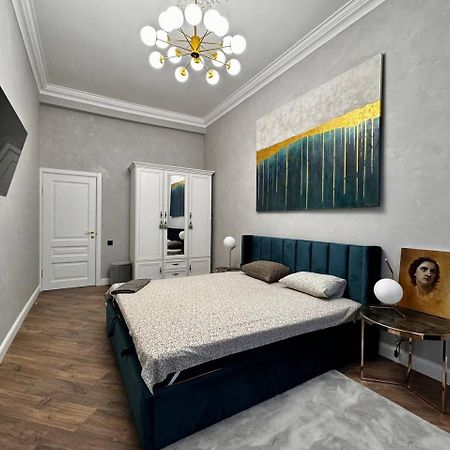 Deribasivska 10 Luxury Apartment Odessa Eksteriør bilde